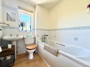 Family Bathroom- click for photo gallery